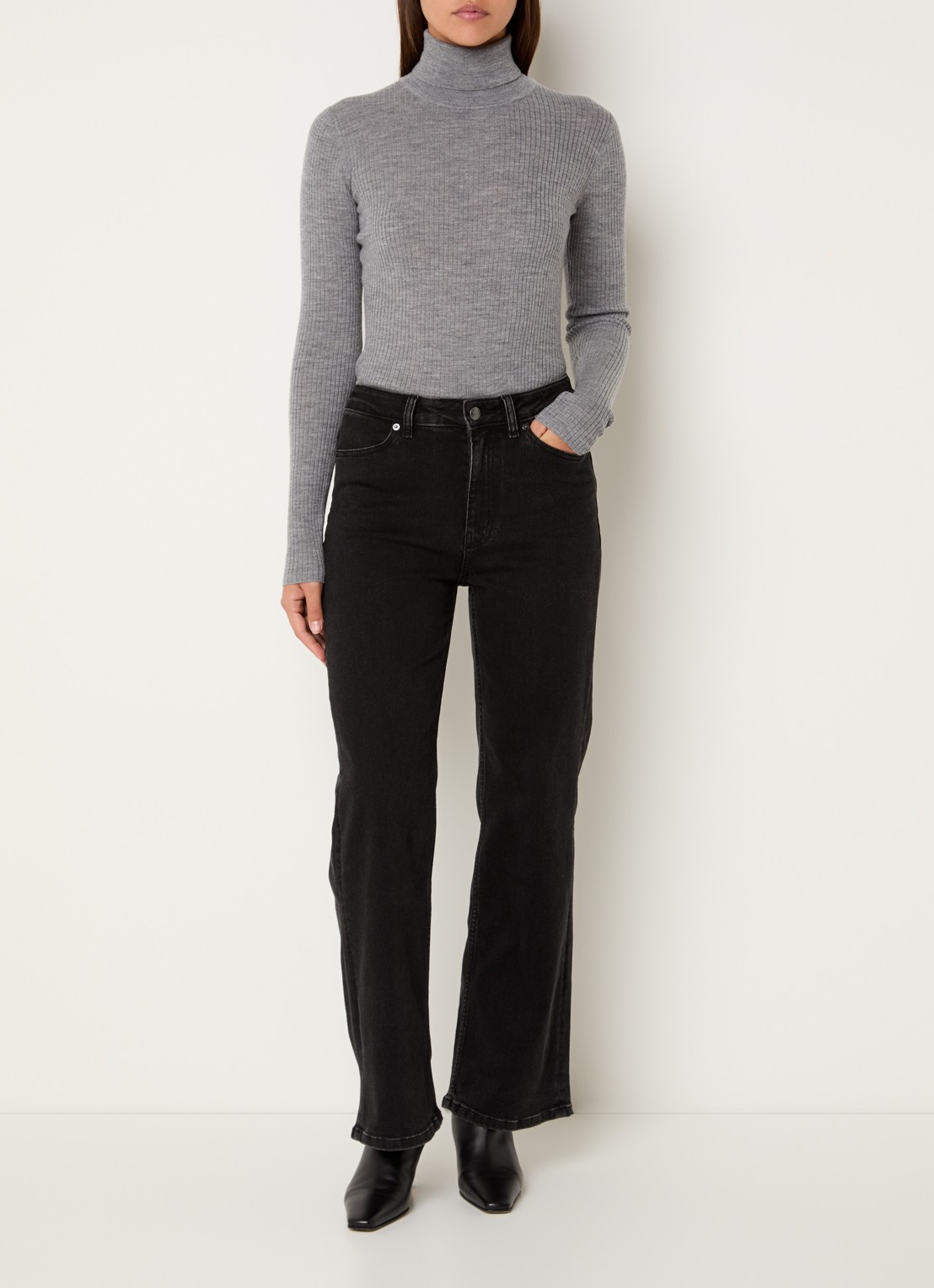 Ninepine High waist straight leg jeans met gekleurde wassing - voorkant 2 zwart