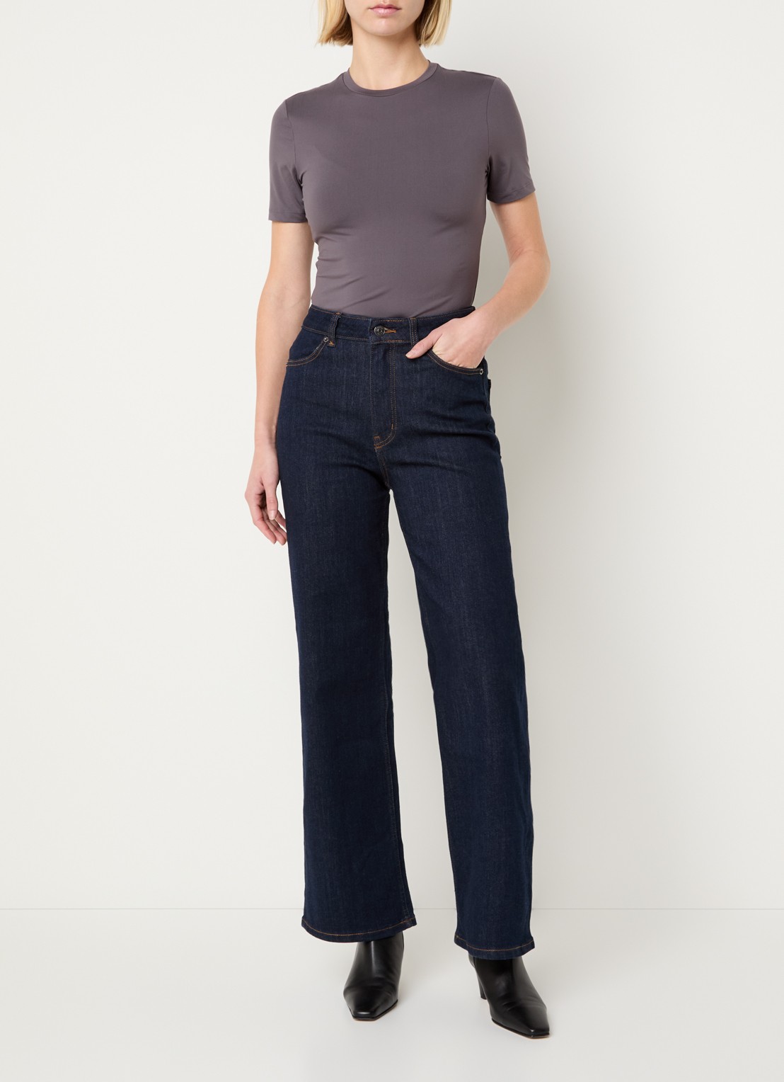 Ninepine Relaxed Comfort high waist straight leg jeans met donkere wassing - voorkant 4 donkerblauw