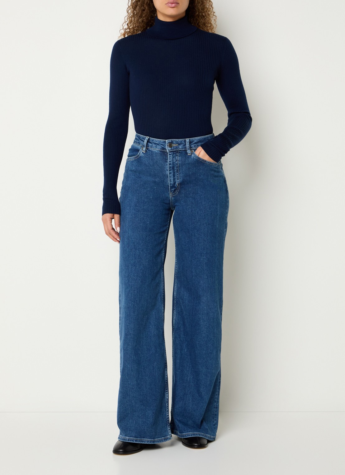 Ninepine Ribgebreide trui van merino wol met col - voorkant 4 donkerblauw