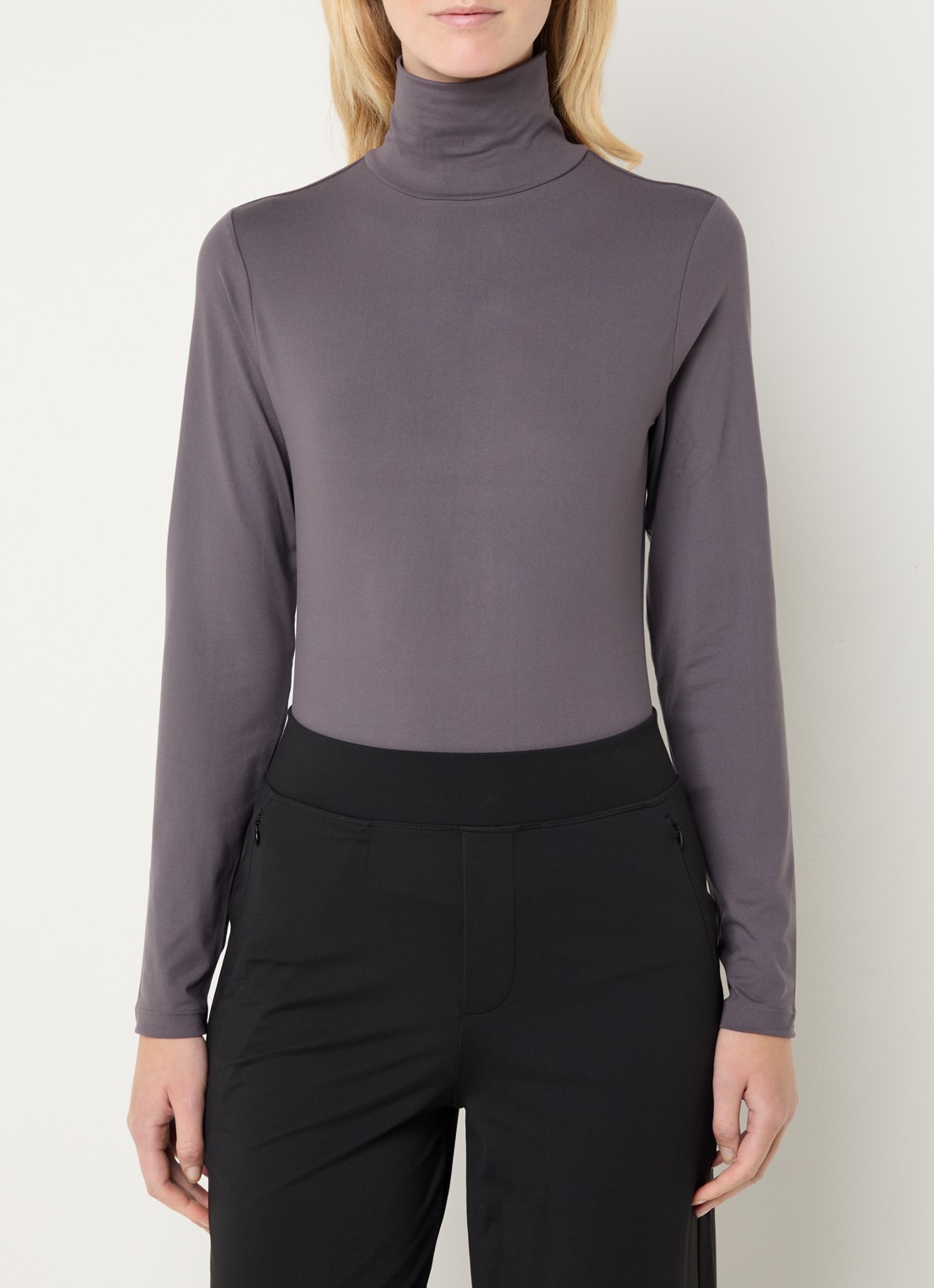 Ninepine Top van jersey met col - detail 2 taupe