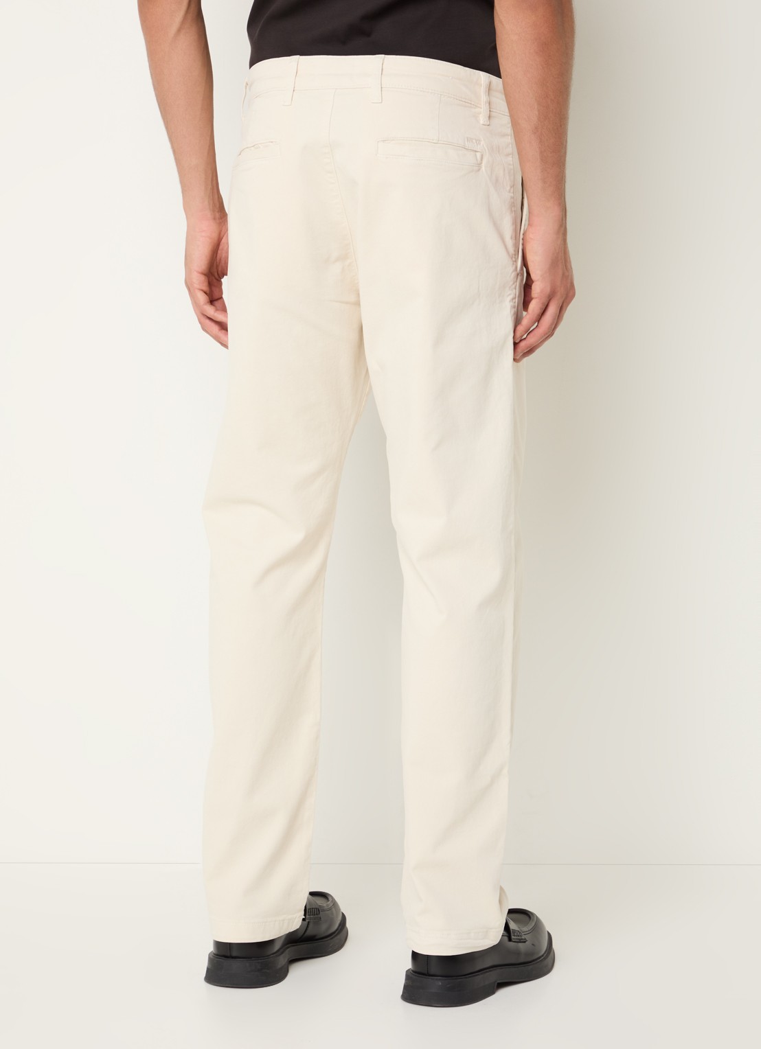 NN.07 Aden straight fit chino met steekzakken - achterkant creme