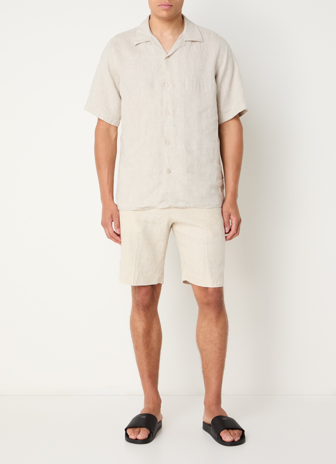 NN.07 Billie straight fit korte broek van linnen met steekzakken - voorkant 4 beige