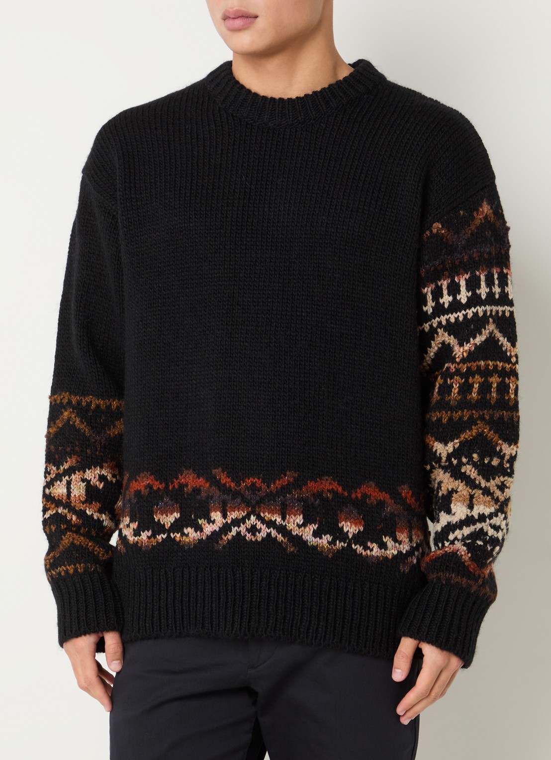 NN.07 Emil grofgebreide trui in alpaca wolblend met ingebreid patroon - detail 3 zwart