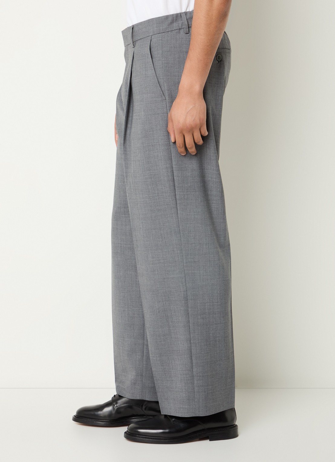 NN.07 Kay straight fit pantalon in wolblend met steekzakken - detail 4 grijs