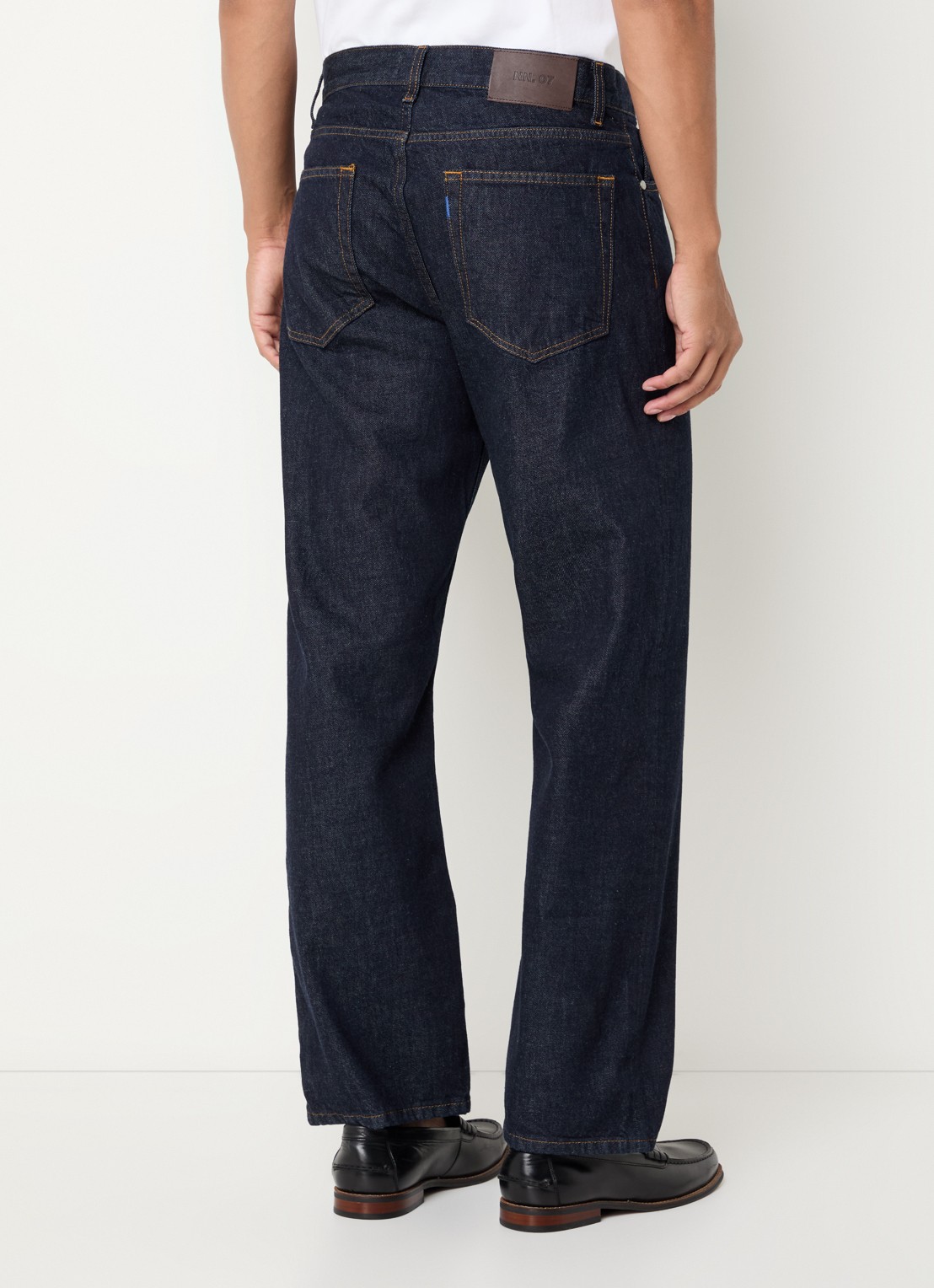 NN.07 Otis straight leg jeans met donkere wassing - achterkant indigo