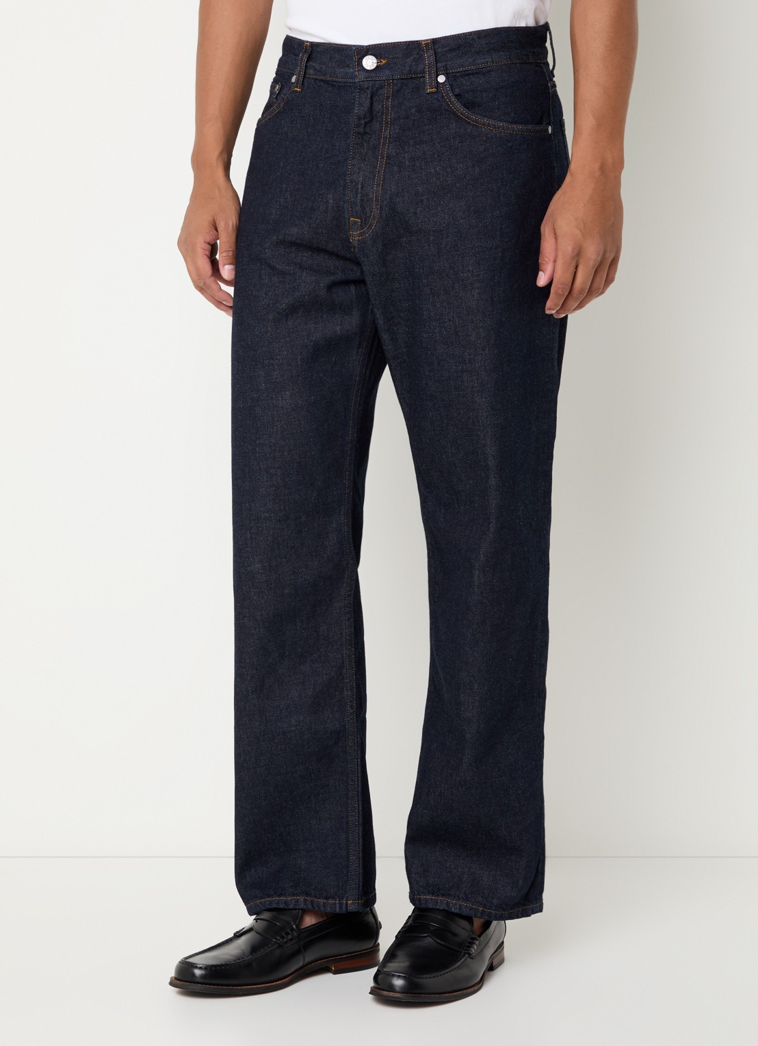 NN.07 Otis straight leg jeans met donkere wassing - detail 2 indigo
