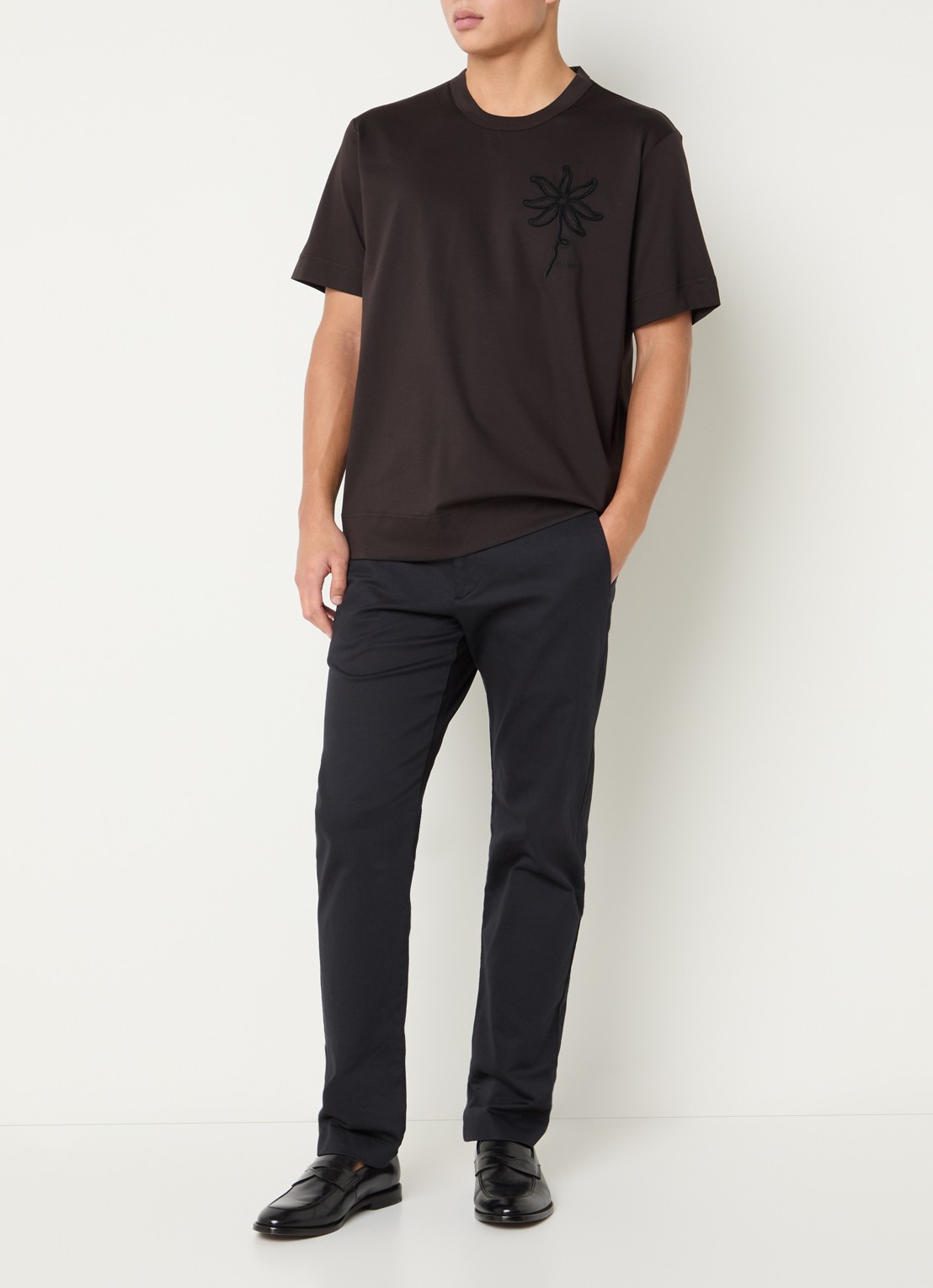 NN.07 Pedro t-shirt met borduring - voorkant 2 donkerbruin