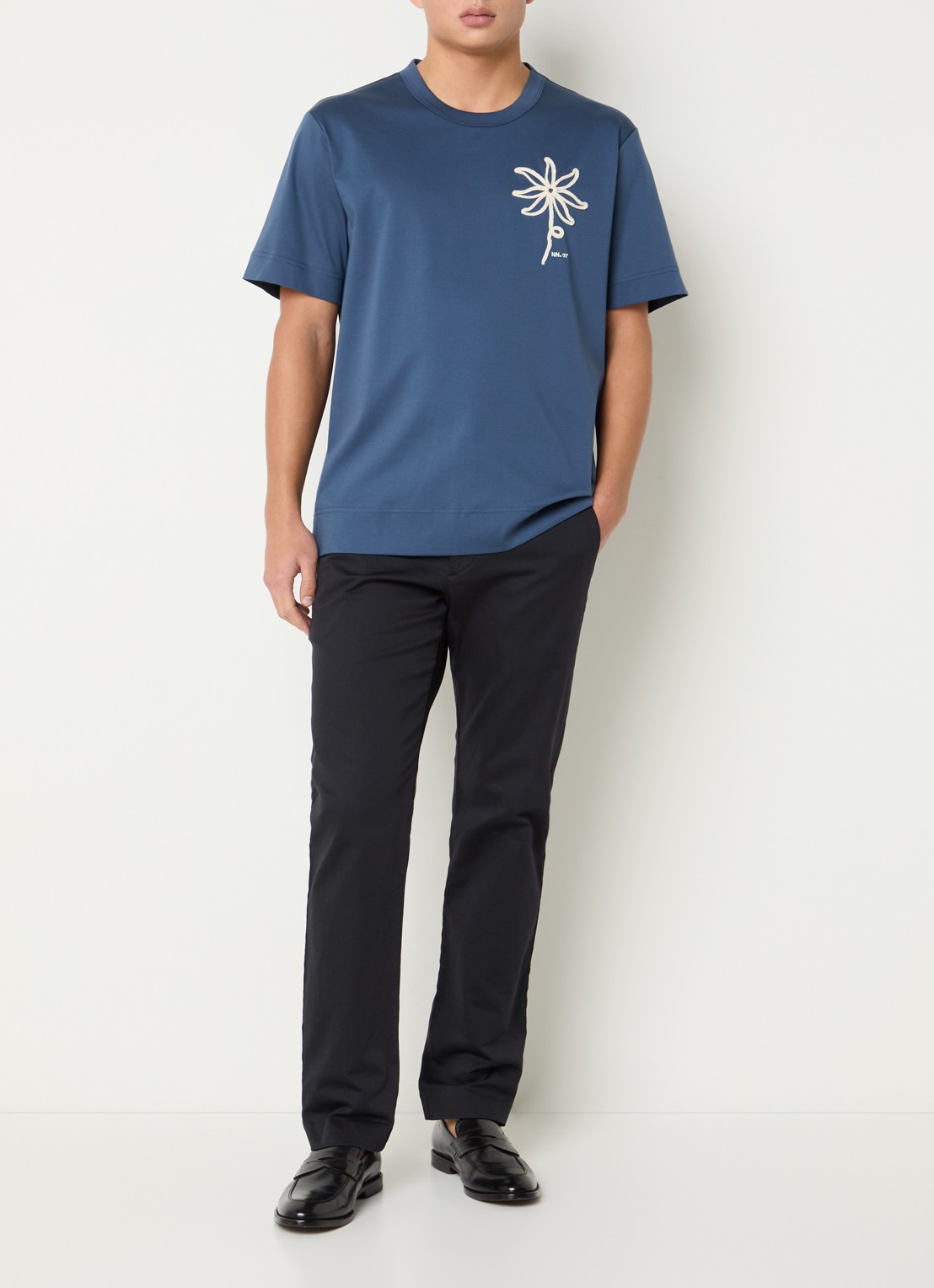 NN.07 Pedro t-shirt met borduring - voorkant 2 donkerblauw