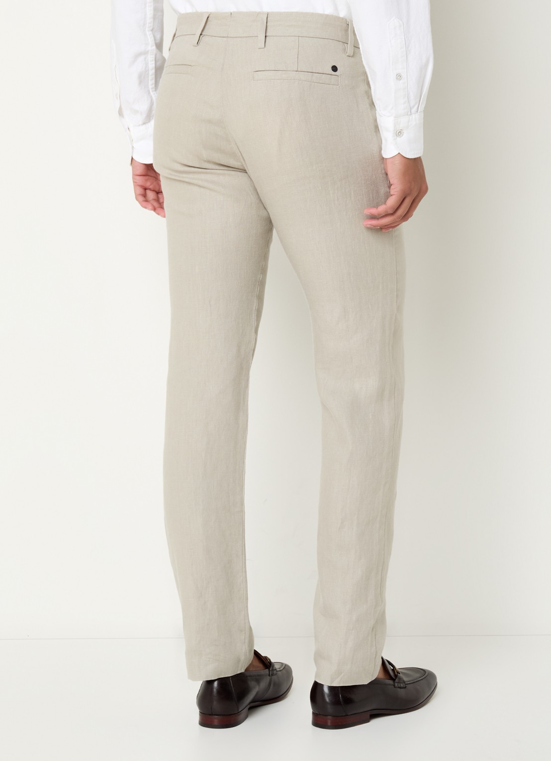 NN.07 Theo slim fit broek van linnen met steekzakken - achterkant 3 donkerbeige