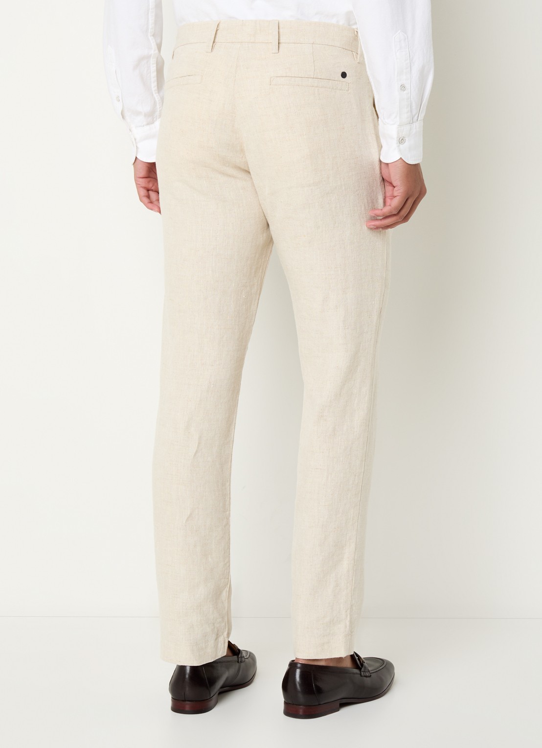 NN.07 Theo slim fit broek van linnen met steekzakken - achterkant beige
