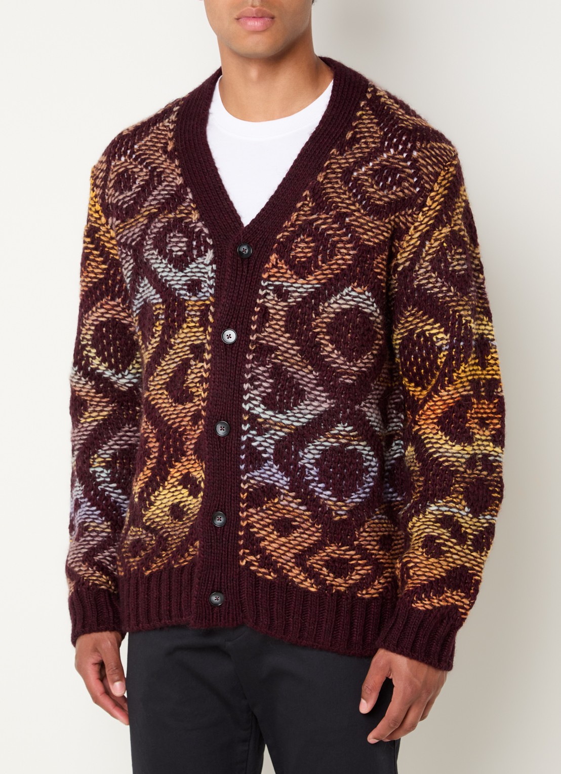 NN.07 Viggo grofgebreid vest in alpaca wolblend met grafische print - detail 3 bordeauxrood