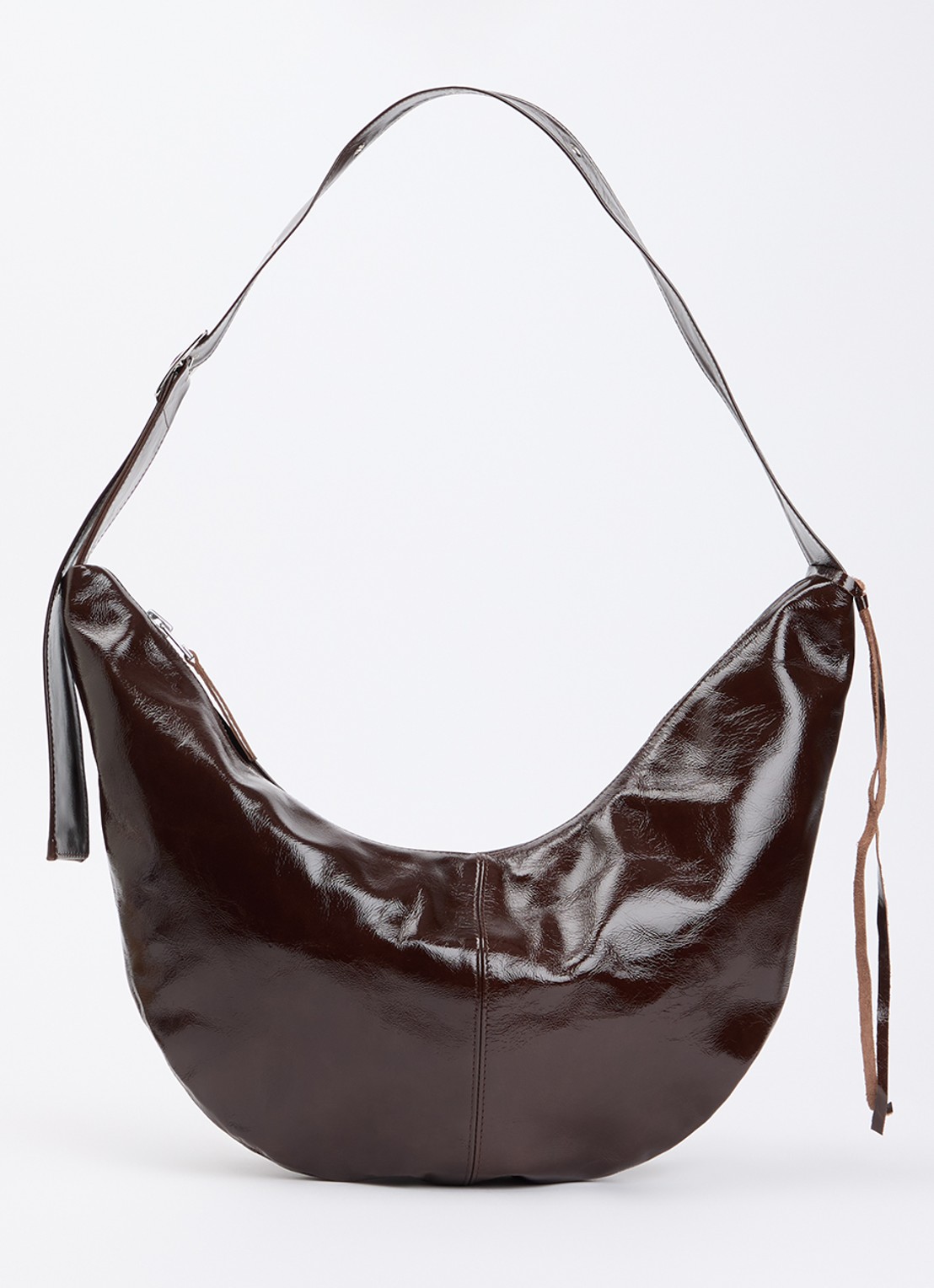 Nona Banana XL crossbodytas van lakleer met verstelbare schouderriem - voorkant 2 donkerbruin