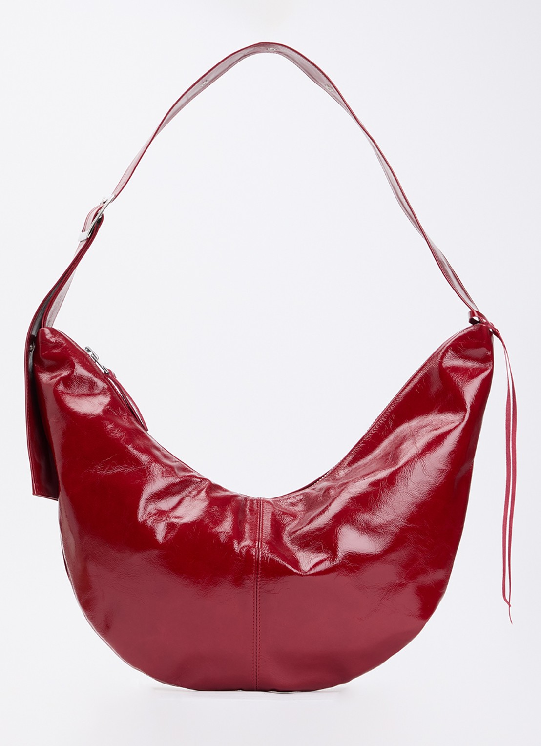 Nona Banana XL crossbodytas van lakleer met verstelbare schouderriem - voorkant kersenrood