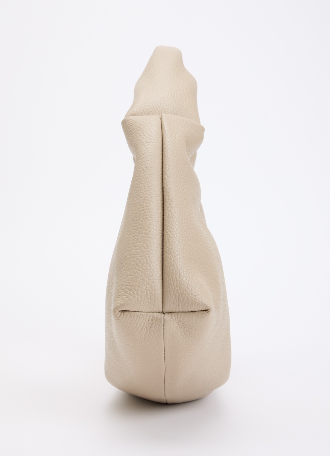 Nona Slouchy schoudertas van leer - detail 2 beige