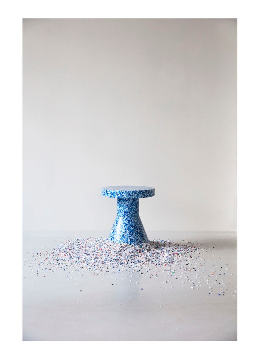 Normann Copenhagen Bit Stool bijzettafel 36 cm - detail 3 blauw
