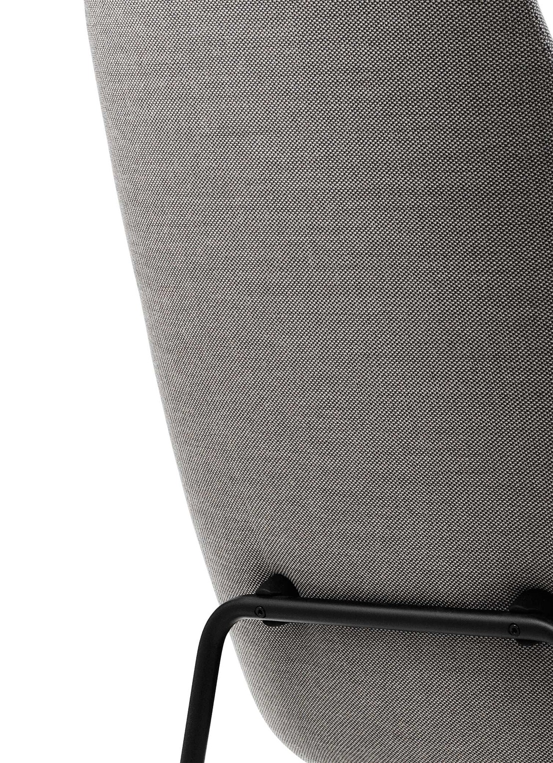 Normann Copenhagen Era Lounge Chair High loungestoel met zwart stalen onderstel - detail 2 grijs