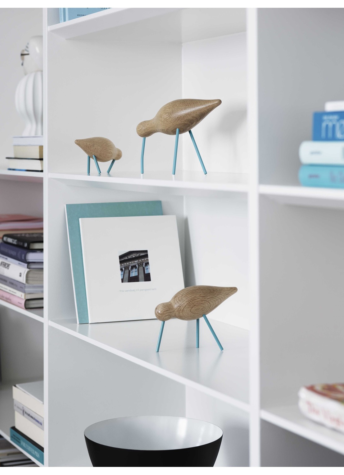 Normann Copenhagen Shorebird ornament van hout 7,5 cm - detail 5 beige