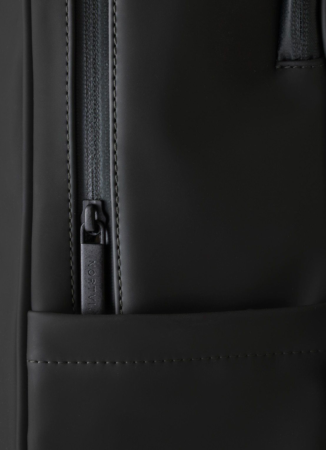 Nortvi Active rugzak met 14 inch laptopvak - detail 3 midnight black / zwart