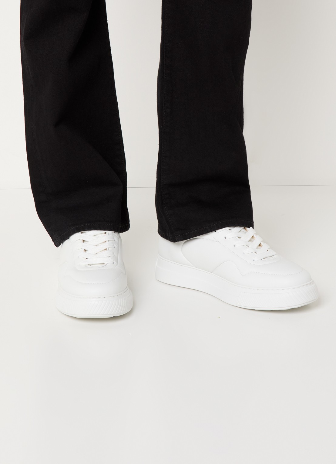 Nubikk Caldera Rush sneaker van kalfsleer met logo - voorkant 2 wit