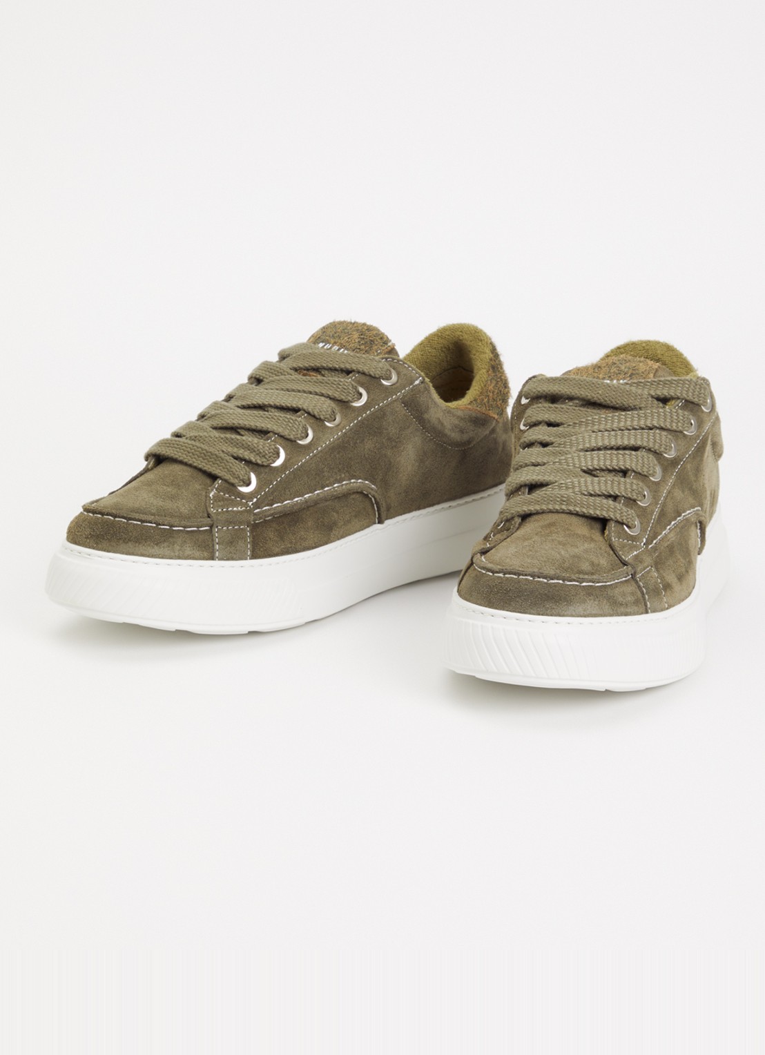 Nubikk Caldera Tora sneaker van suède - detail groen