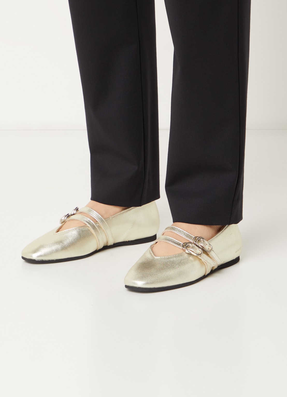 Nubikk Gisele Grace ballerina van leer met metallic finish - voorkant 3 goud