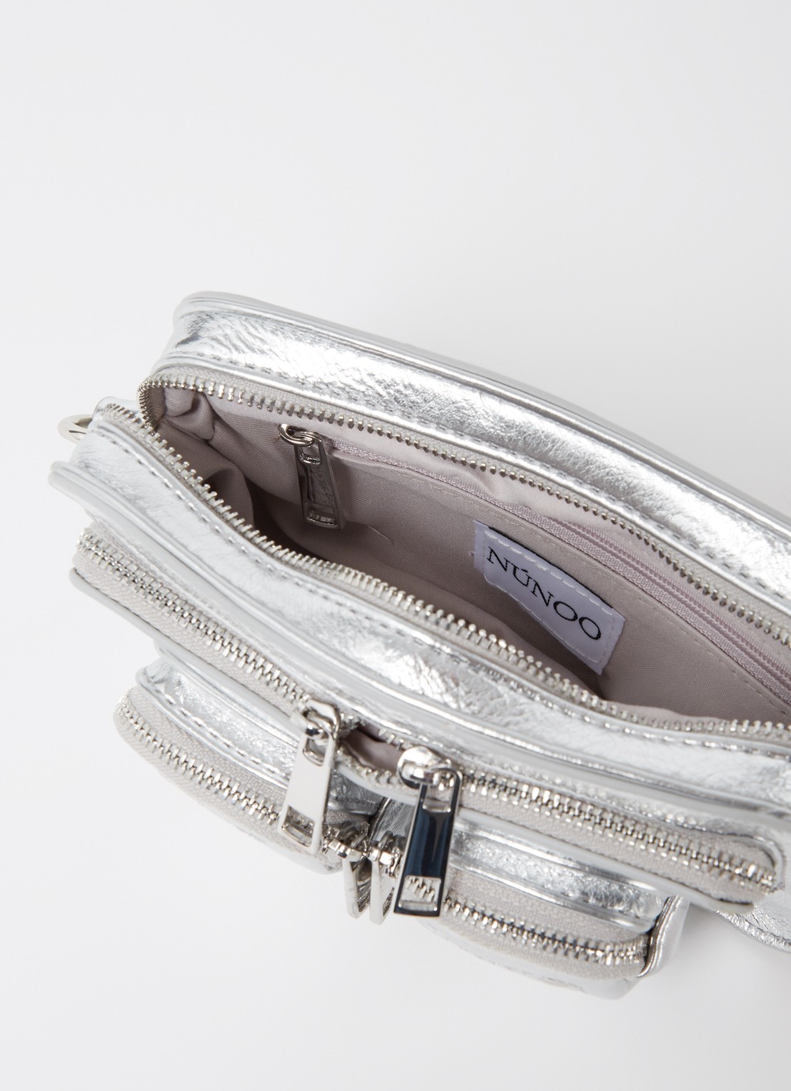 Núnoo Helena handtas met afneembare schouderriem en metallic finish - detail zilver