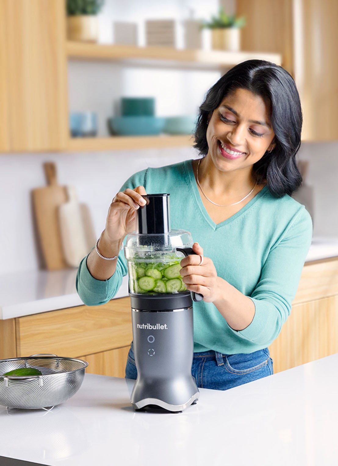Nutribullet Ultra Plus+ blender & foodprocessor 0,9 liter - detail 5 zwart