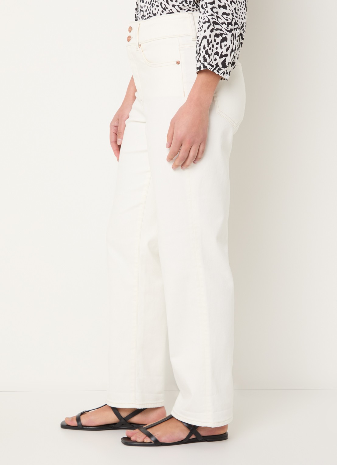 NYDJ Bailey high waist straight leg jeans met gekleurde wassing - detail 3 gebroken wit