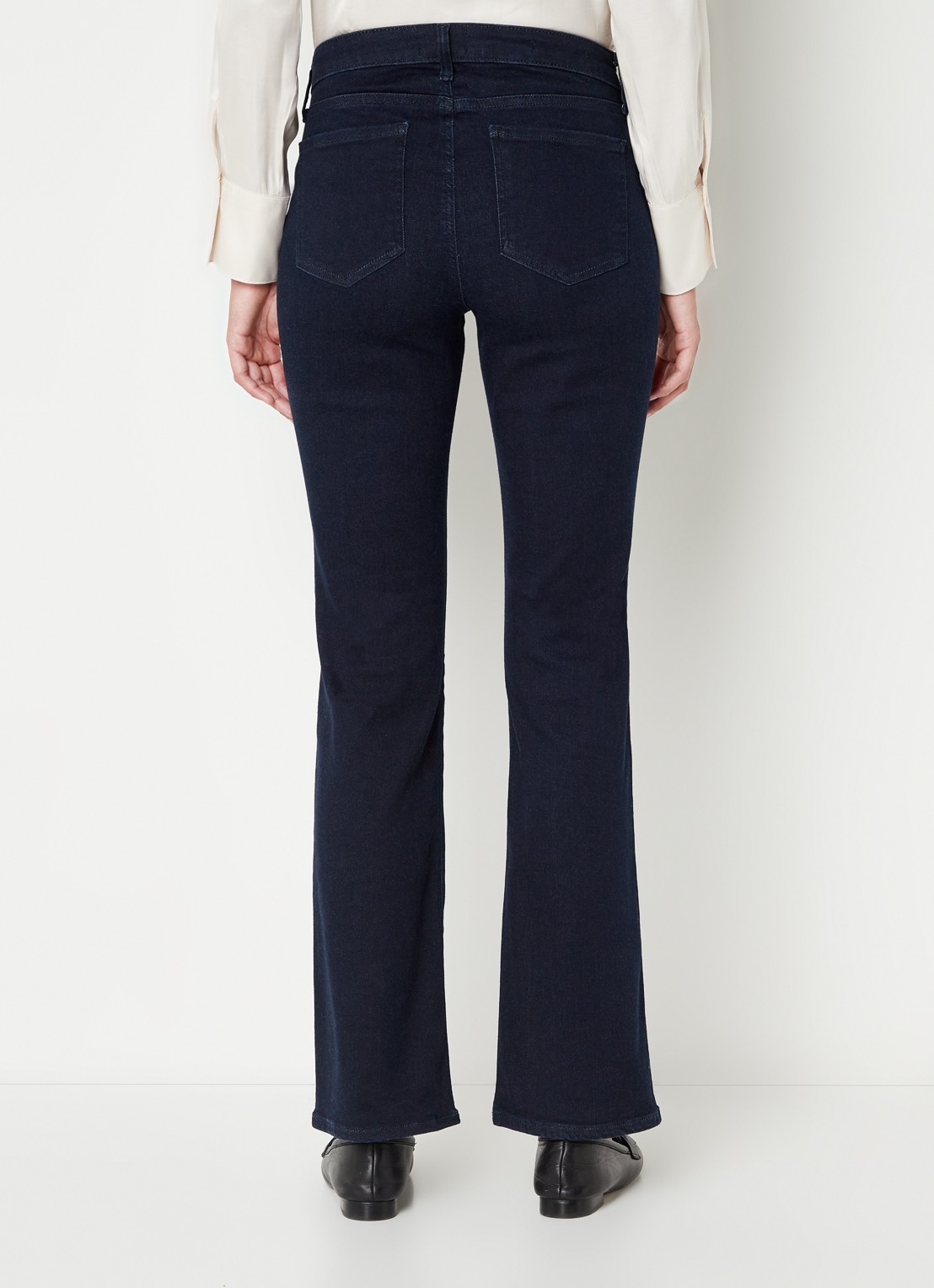 NYDJ Barbara mid waist bootcut jeans met donkere wassing - achterkant indigo