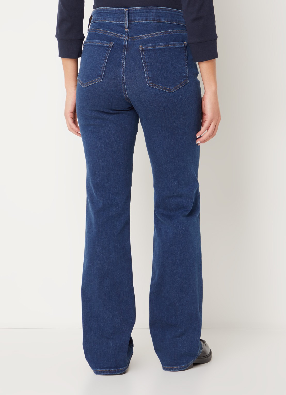 NYDJ Blake high waist flared jeans met stretch - achterkant 3 donkerblauw