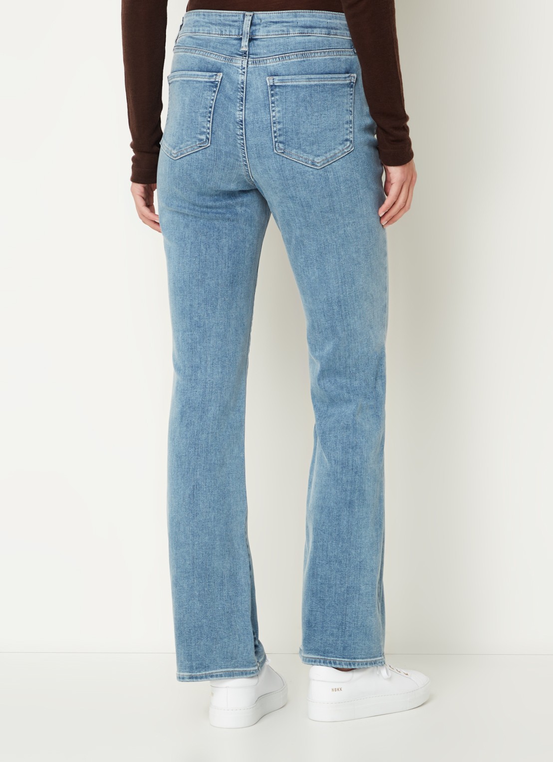 NYDJ Blake high waist flared jeans met stretch - achterkant 5 lichtblauw
