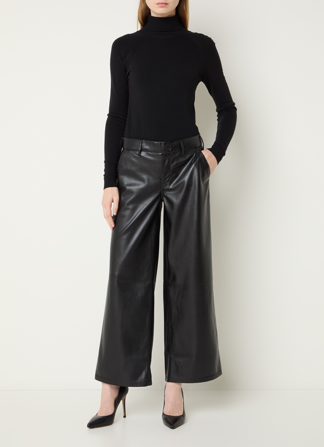 NYDJ High waist wide fit broek van imitatieleer - voorkant 4 zwart