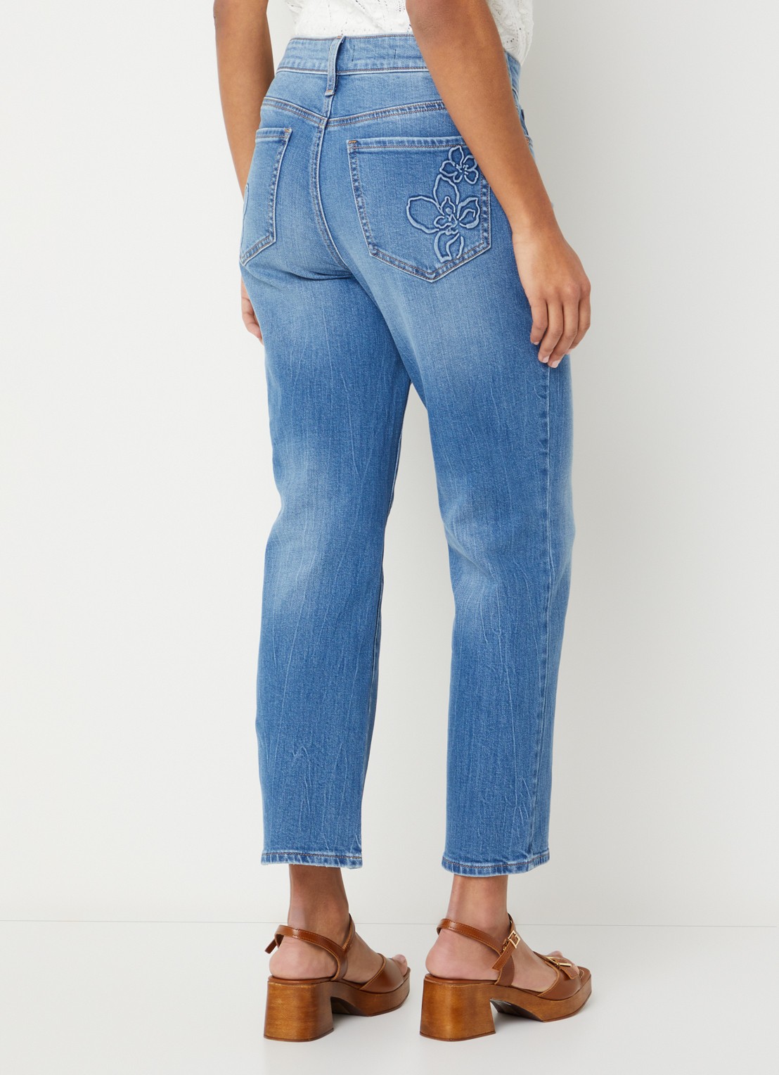 NYDJ Mailyn mid waist straight fit jeans met gekleurde wassing - achterkant 5 indigo