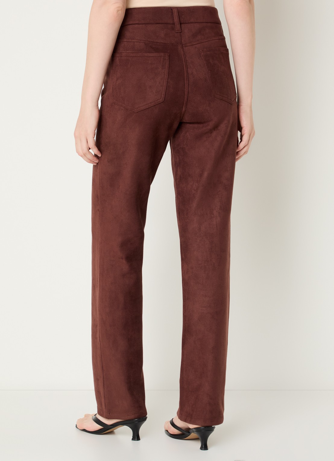 NYDJ Marilyn high waist straight fit broek van imitatiesuède - achterkant 5 chocoladebruin