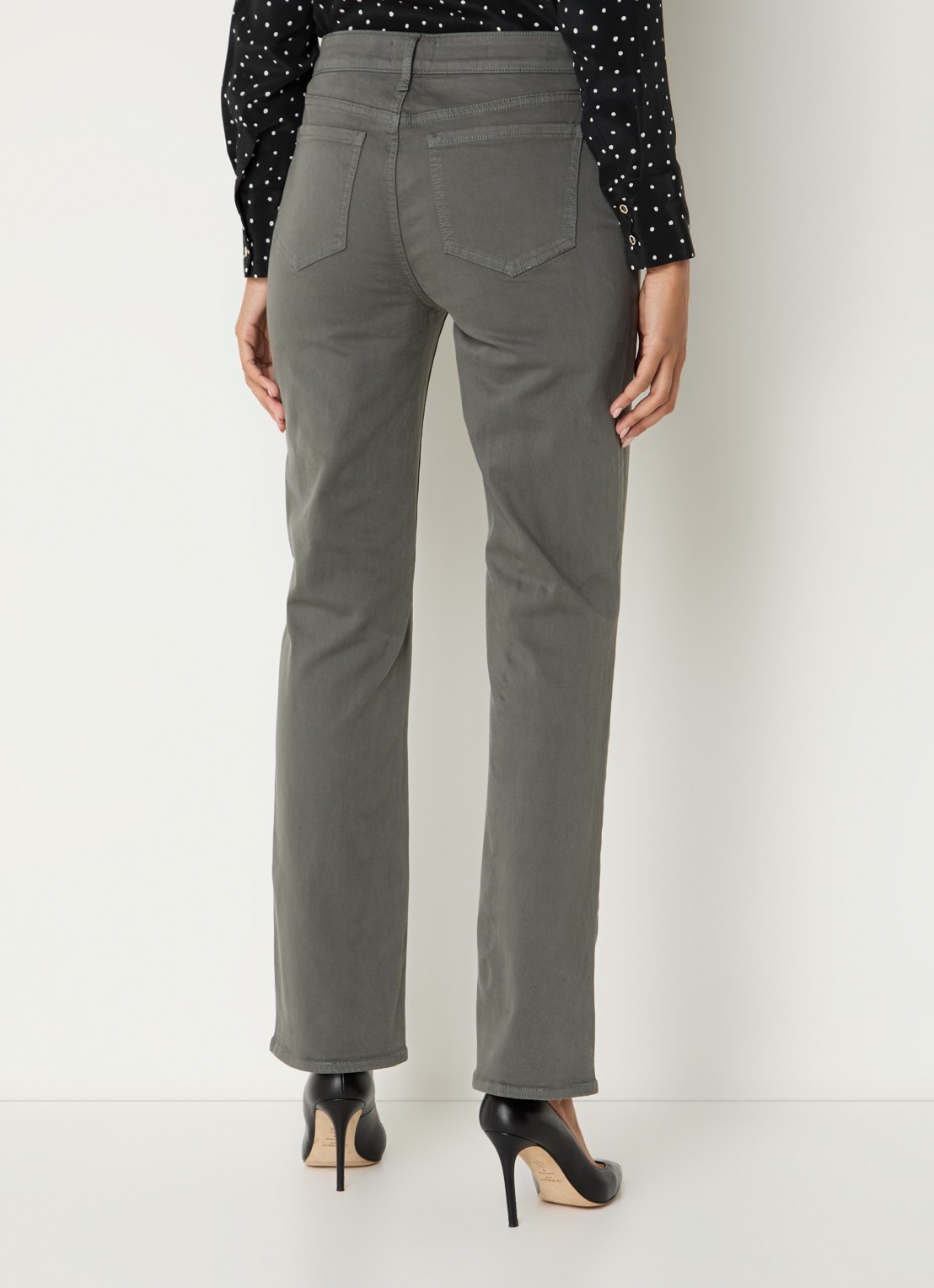 NYDJ Marilyn mid waist straight fit chino met stretch - achterkant 5 olijfgroen