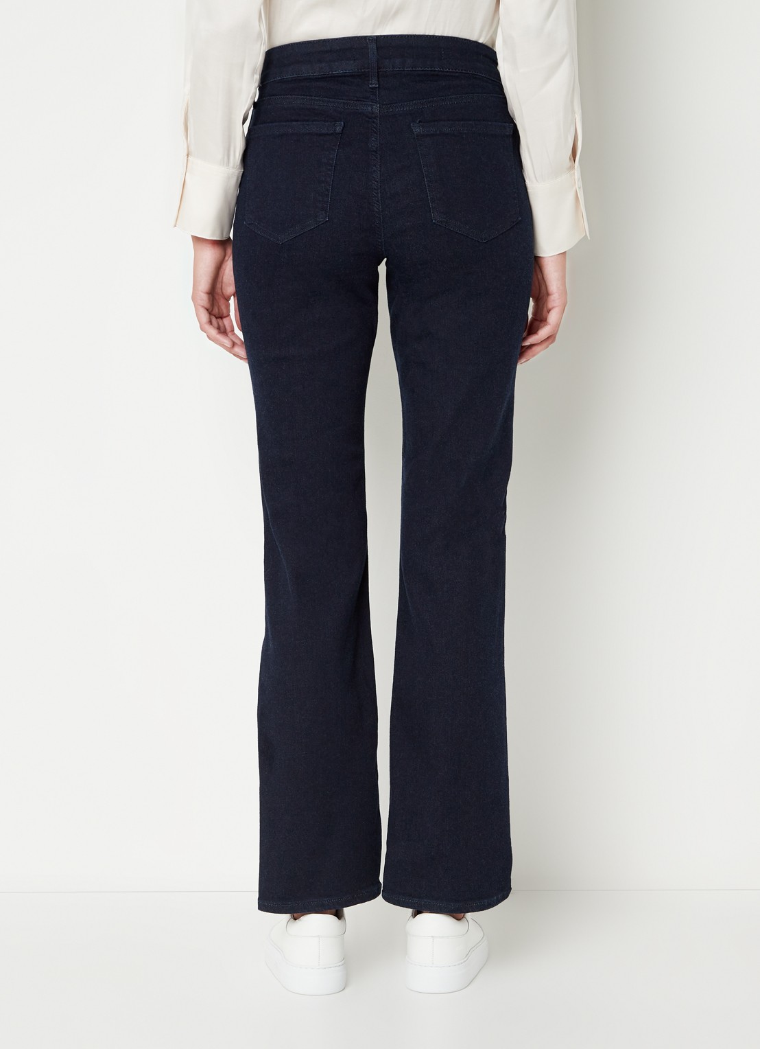 NYDJ Marilyn mid waist straight leg jeans met donkere wassing - achterkant 3 indigo