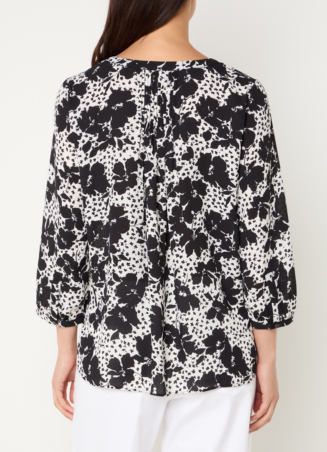 NYDJ Pintuck blouse met V-hals en print - achterkant 5 zwart