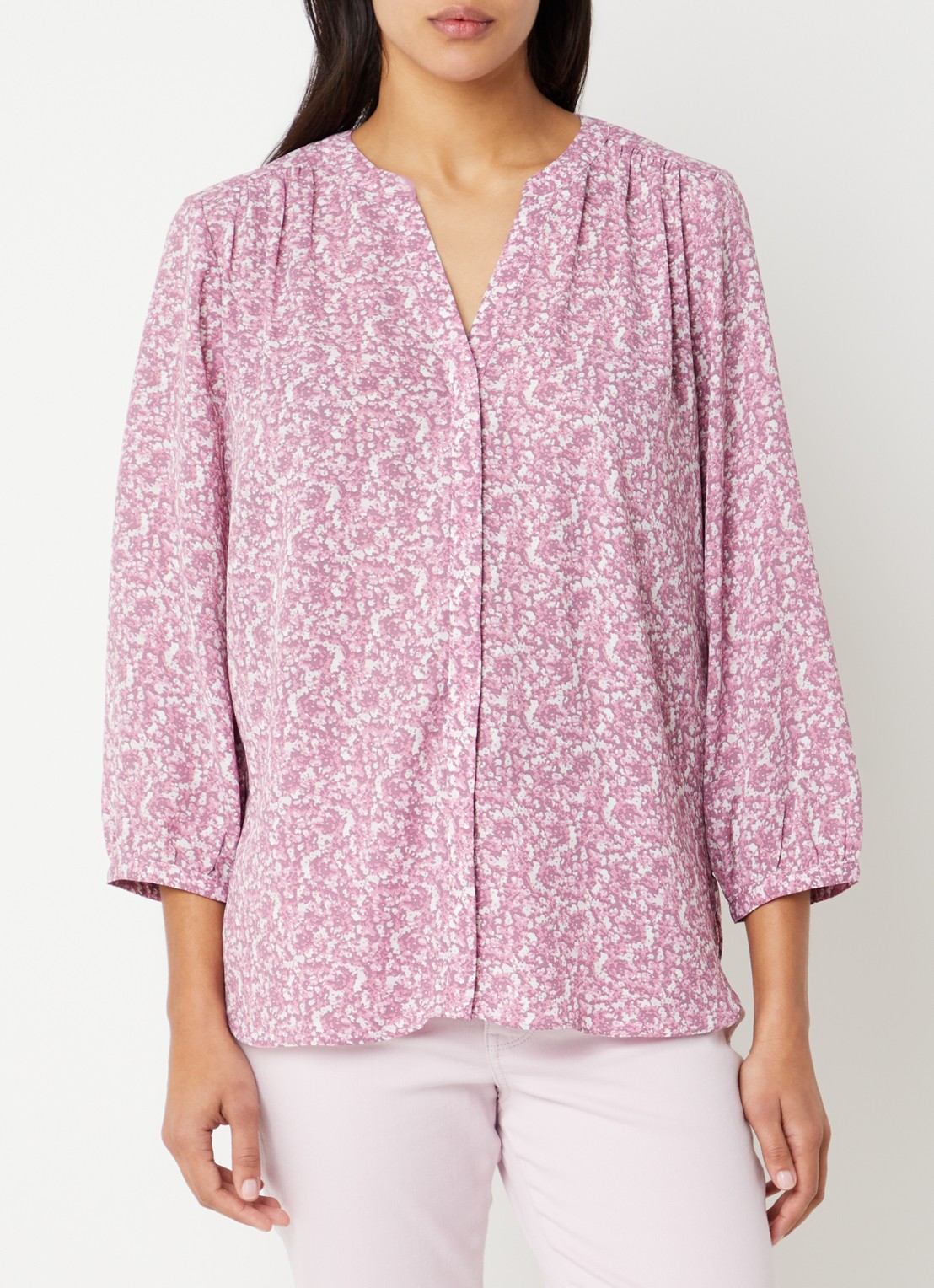 NYDJ Pintuck blouse met V-hals en print - detail 4 oudroze