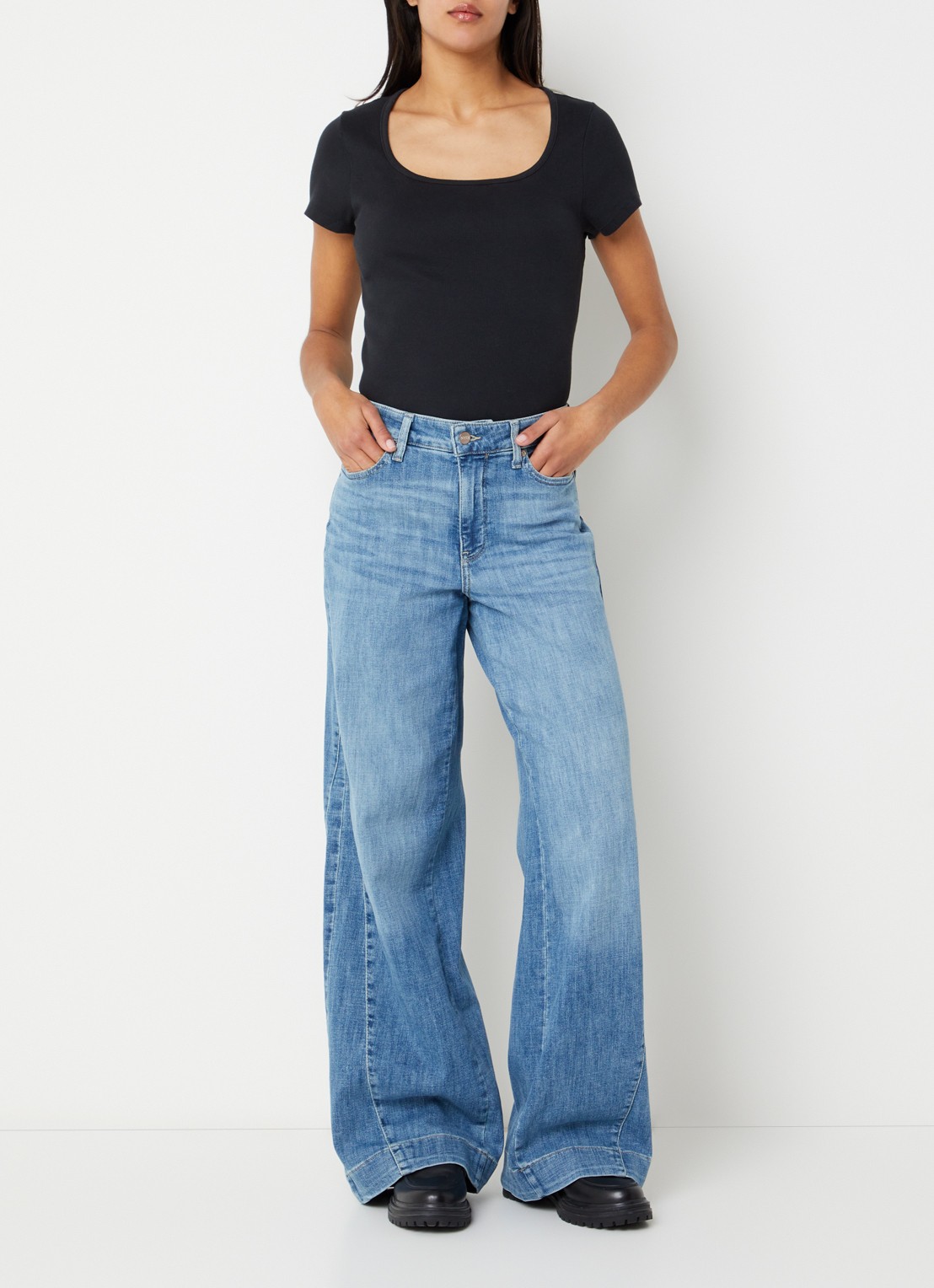 NYDJ Teresa low waist wide fit jeans met steekzakken - voorkant 3 kobaltblauw