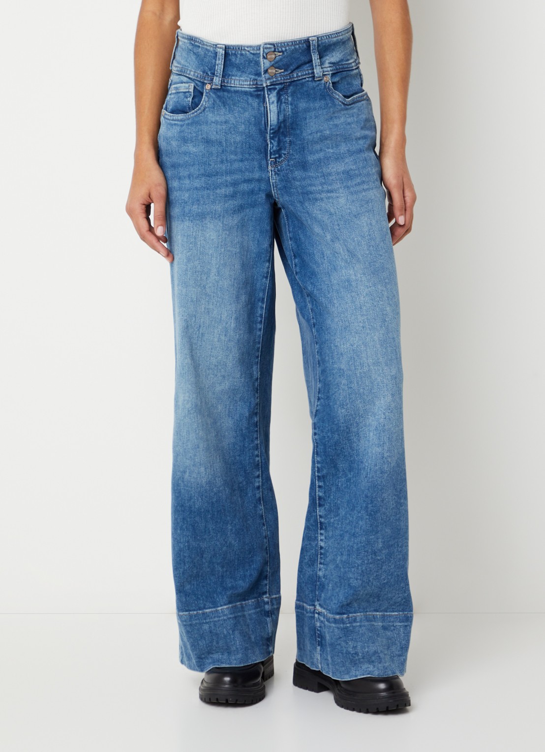 NYDJ Teresa mid waist wide leg jeans met medium wassing - detail indigo