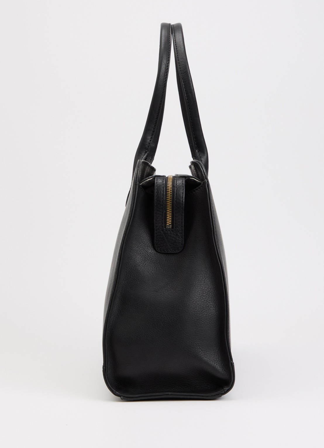 O My Bag Alma schoudertas van leer met 16 inch laptopvak  - detail 3 zwart