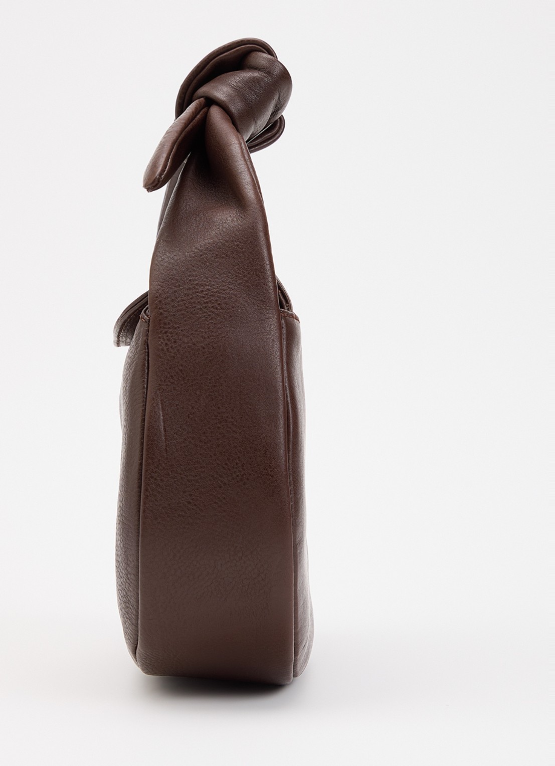 O My Bag Coco Croissant handtas van leer met afneembare schouderriem - detail 2 chocoladebruin