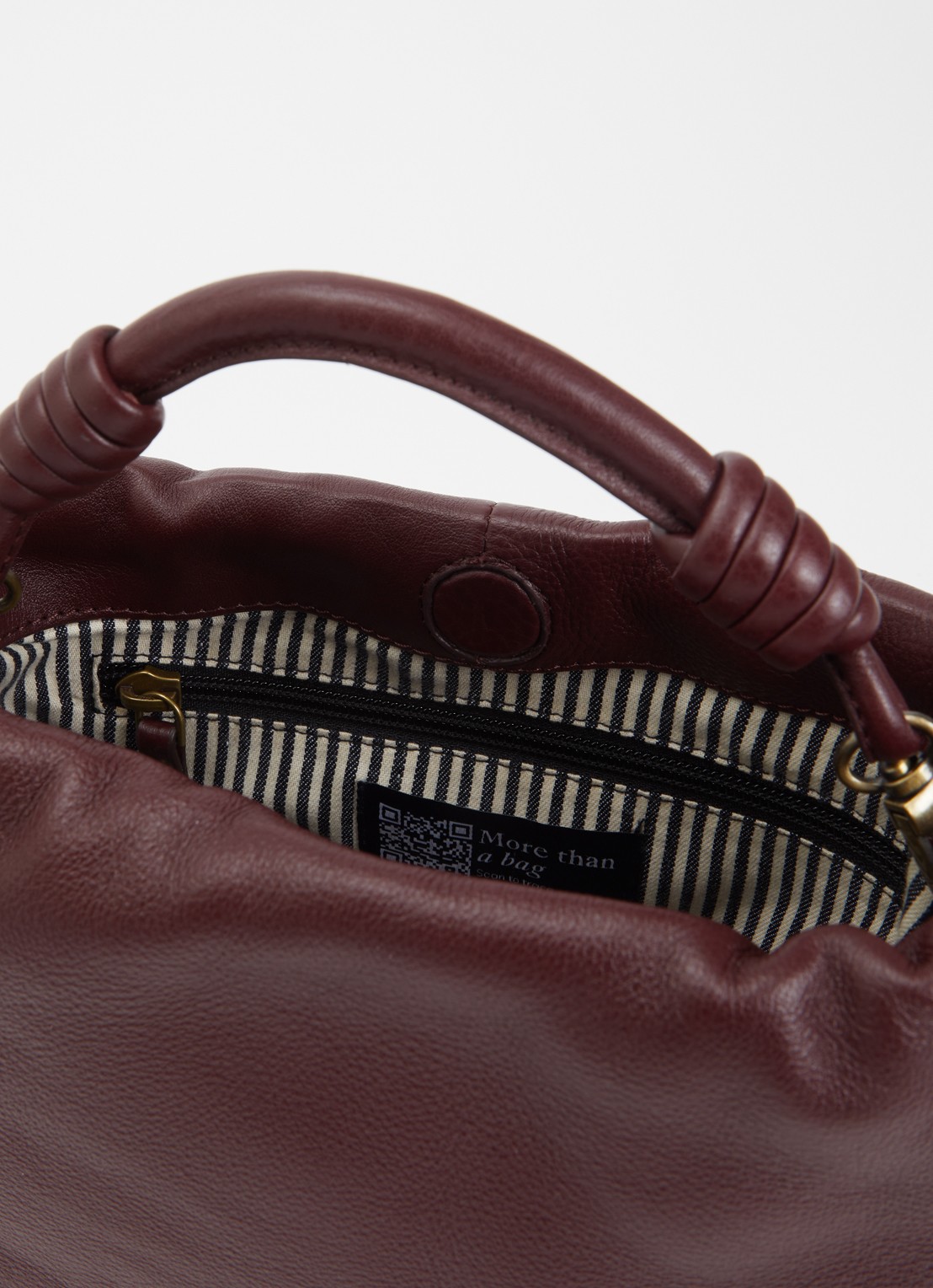 O My Bag Kiki Mini handtas van leer met afneembare schouderriem  - detail 3 kersenrood