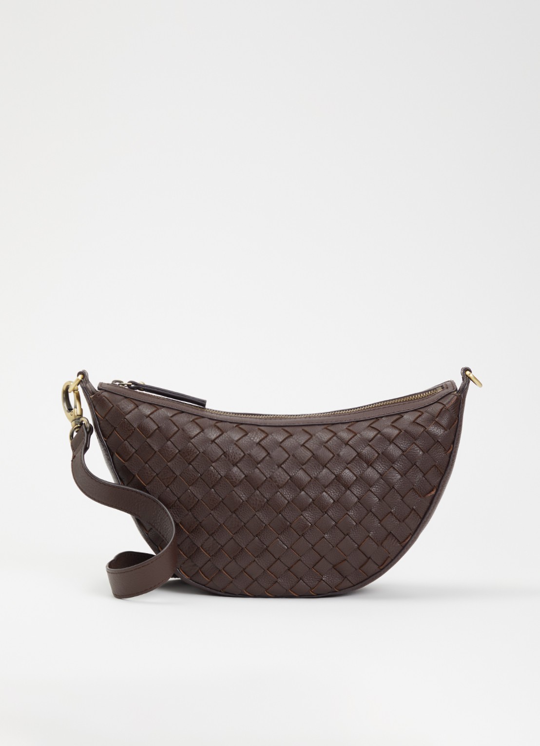 O My Bag Leo schoudertas van leer met verstelbare schouderband  - voorkant 2 chocoladebruin