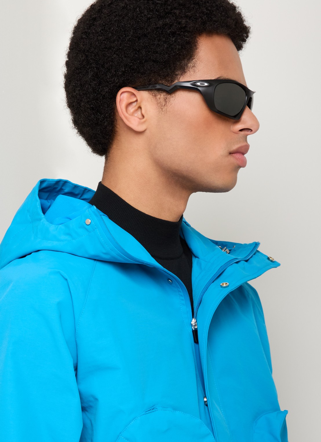 Oakley Lateralis zonnebril gepolariseerd OO9431 - voorkant 2 zwart