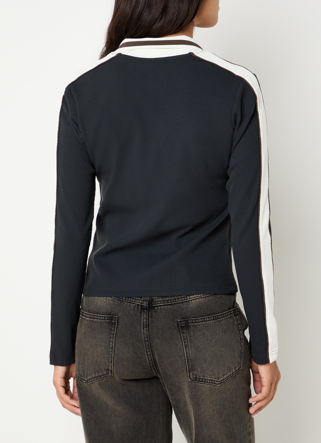 Obey Aren polo met logo en v-hals  - achterkant 3 antraciet