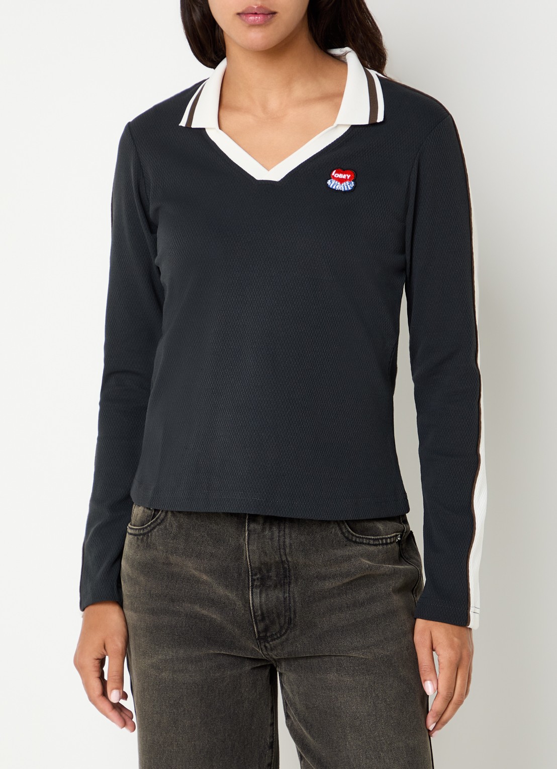 Obey Aren polo met logo en v-hals  - detail 4 antraciet
