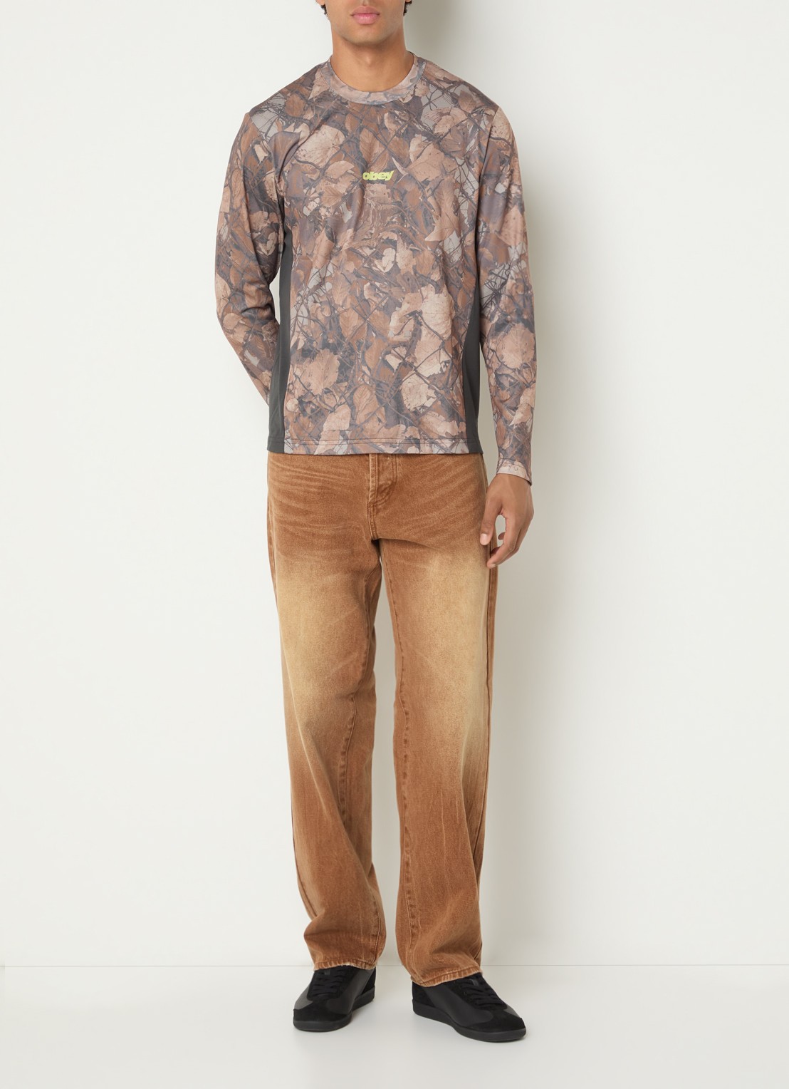 Obey Basecamp longsleeve met print - voorkant 2 bruin