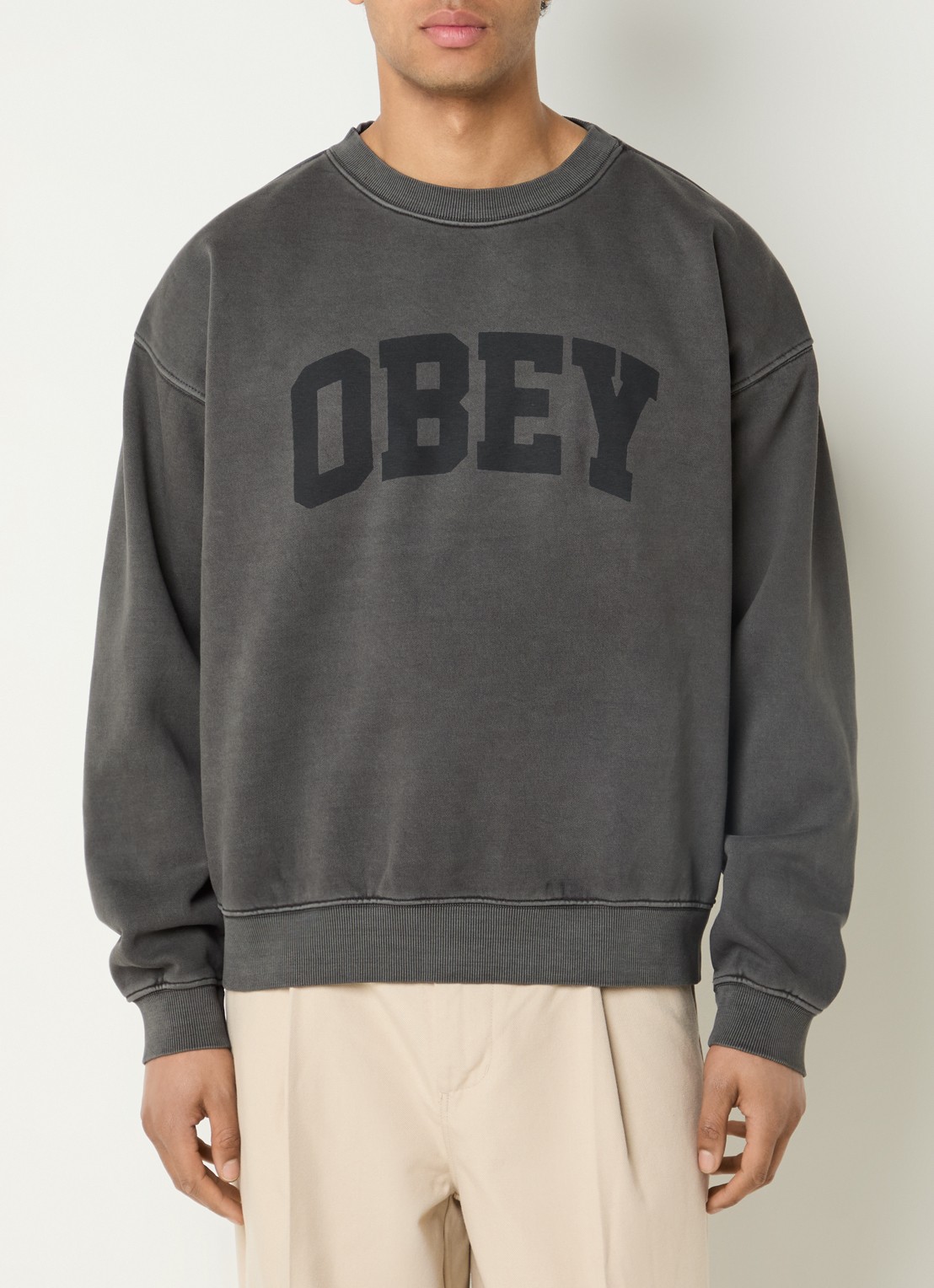 Obey Collegiate sweater met logo  - detail 4 antraciet
