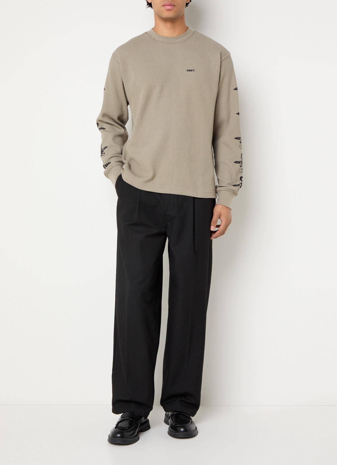 Obey Ears longsleeve met print - voorkant 2 olijfgroen
